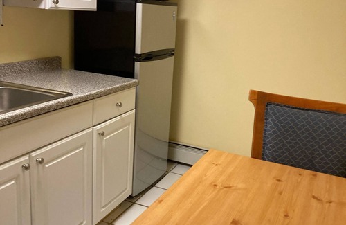 Elmont Casa | One bedroom walk down with private entrance ,ten minutes from JFK Airport.
