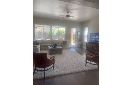 Elk Grove Casa | One Bedroom with Bathroom located within a 4000 Square foot home.