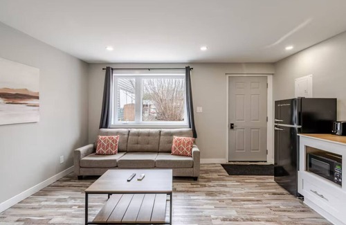 Bridgeport West Apartamento | One Bedroom with Free Wifi and Parking