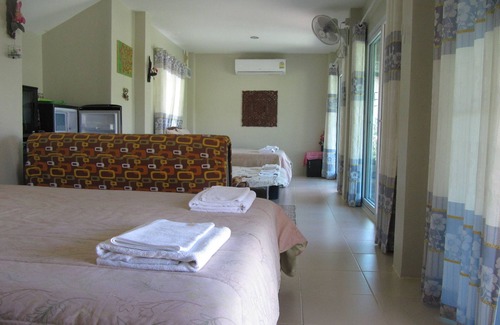 Sattahip Casa | One D Homestay