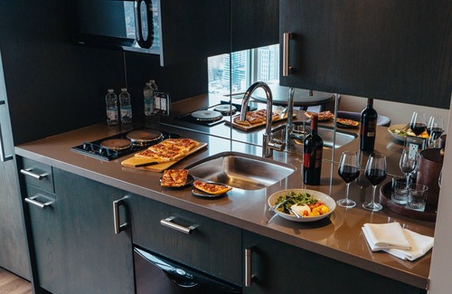 Financial District Apartamento | One King West Hotel & Residence