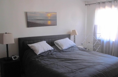 Watertown Casa | One Large Bed at Burlington/Waterdow