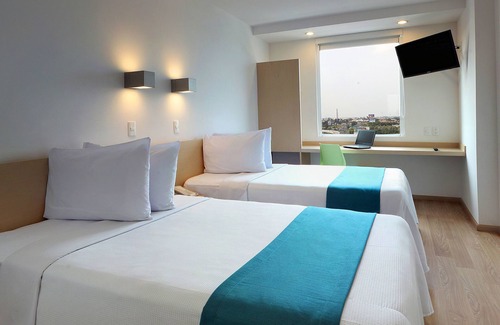 León Hotel | One Leon Poliforum