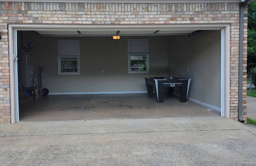 Murfreesboro Casa | One level home close to interstate and 25 minutes to Nashville.