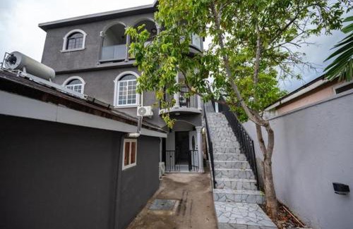 St.Bran's Burg Casa | One Love Luxuray Guesthouse