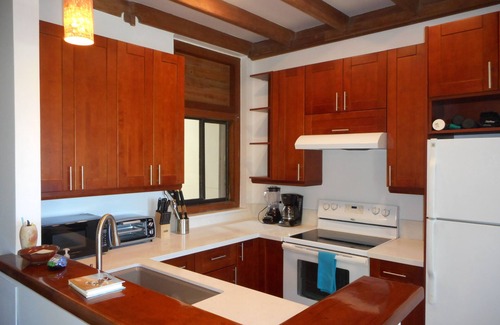 Estate Pastory Condominio | Bellamente renovado, mismo precio bajo! A pasos de la piscina, caminata a las playas.