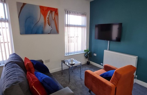 Bury Apartamento | One minute away from the thriving town centre. Great location.