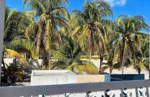 Telchac Puerto Casa | One Minute Walk to the Beach!