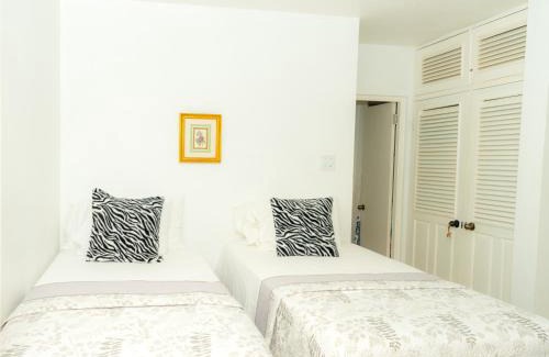 Ocho Rios Apartamento | One more night