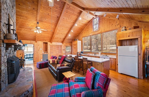 Mentone Cabina | One Oar Missing, directly on Little River w/double fireplaces