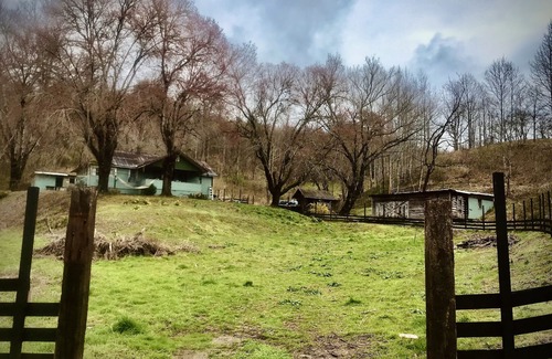 Sylva Casa | One of a kind Airstream with beautiful mountain views...