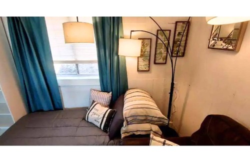 Rockaway Beach Cabina | One Of A Kind Cabin Retreat | Beautiful Wooded Scenic View