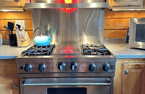 Skanee Cabina | One of a kind family retreat on Huron Bay. Hot tub & sauna available year round.