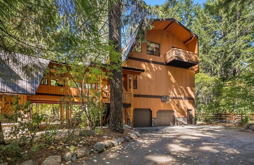 Easton Casa | One of a kind family retreat! Slps 30 | Gym | Game Room | On Silver Creek