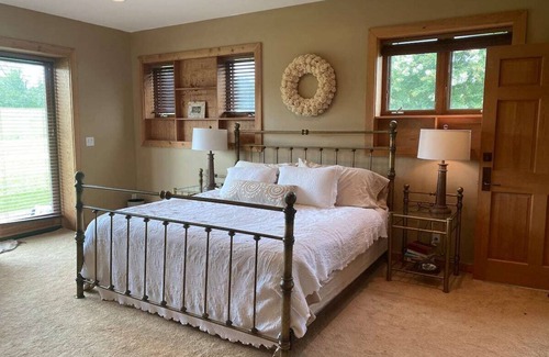 Oakpark Cabina | One Of A Kind Home in VA Wine Country on 50 acres