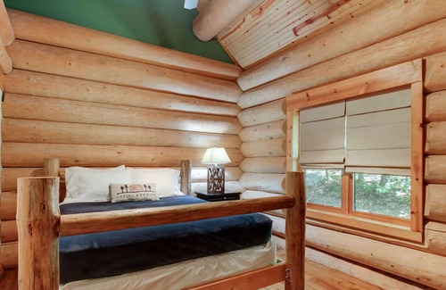 Valley Springs Casa | ¡Uno de los mejores tipos de casas escondidas en el bosque!