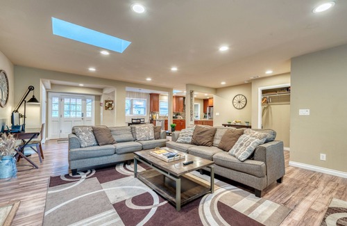 Cottage Lake Casa | One of a Kind ⭐ Modern Farmhouse Estate Paradise ⭐