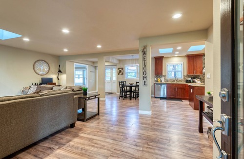 Cottage Lake Casa | One of a Kind ⭐ Modern Farmhouse Estate Paradise ⭐