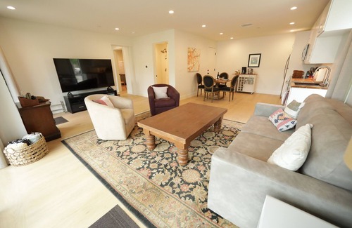 Agoura Hills Apartamento | One-of-a-Kind Mountain Retreat