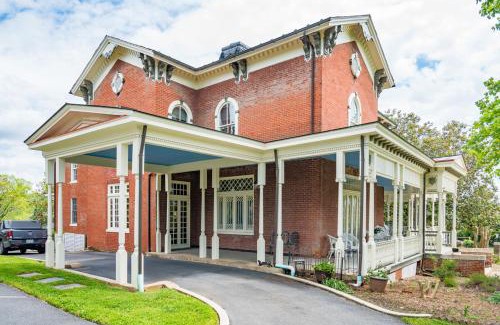Daniels Hill Casa | One of These Nights - King Sized Bed - Sleeps 2