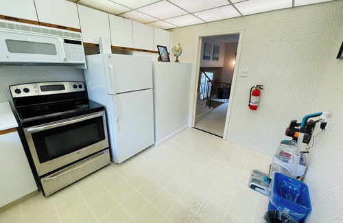 North York Casa | One Piece Toronto Home | Pool + Wi-Fi