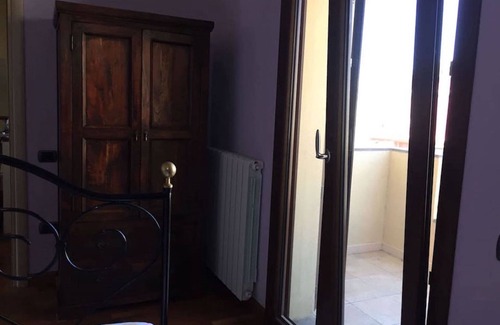 Elmas Cama Y Desayuno | Una habitación en villa a dos minutos del aeropuerto