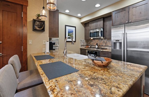 Boulder Ridge Apartamento | Luxe Resort Studio with AC and Concierge Services