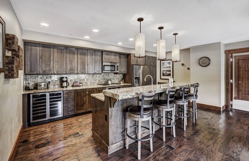 Peak 8 Casa | One Ski Hill Place S8421