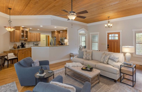 Valley Hill Casa | One Story Luxury near Hendersonville & the Biltmore!