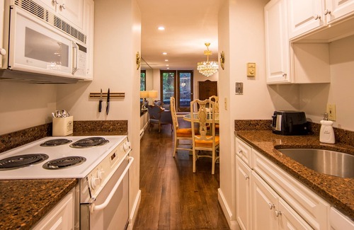 Columbus Apartamento | One Such Boston Gem w Pvt Garden