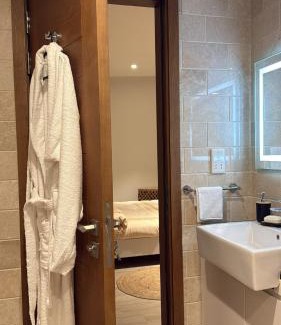 Al Khuwair Apartamento | One way flat