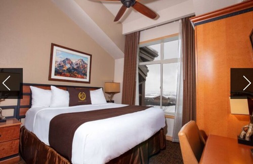 Park City Cabina | One week at Christmas! Beautiful For families! Right next to gondola!
