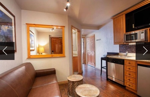 Park City Cabina | One week at Christmas! Beautiful For families! Right next to gondola!