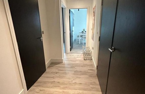 East Acton Apartamento | One west point , Icon tower