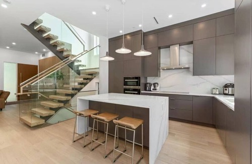 Dunbar Casa | One-year New Luxury House on Vancouver West Side