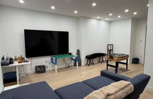 Dunbar Casa | One-year New Luxury House on Vancouver West Side