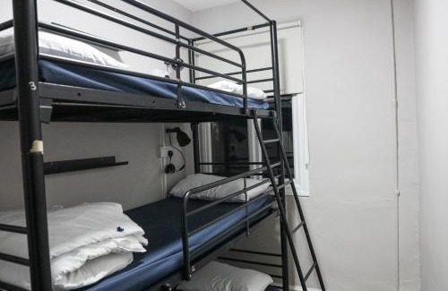 Kennington Hostal | Onefam Waterloo 18-36 years old