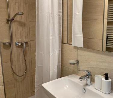 Hallschlag Apartamento | OneFlats Stuttgart near Wasen, Mahle, Daimler, Bosch