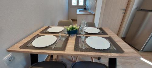 Chrisi Akti Apartamento | Onelia