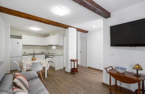 Onil Casa | Onil Reformed Petfriendly Home with WIFI