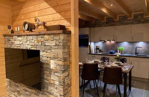 Esch Casa | Onkel Fritz mit Sauna und Whirlwanne