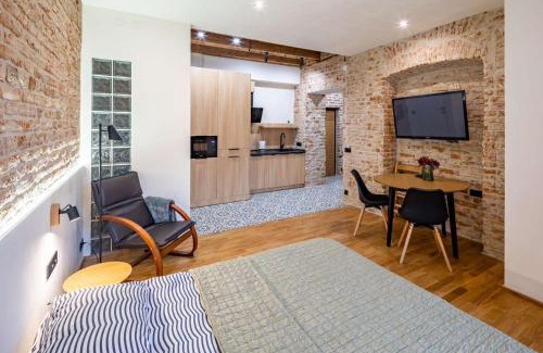 Lviv City Center Apartamento | OnLviv Apartments Rynok Square 18 Four