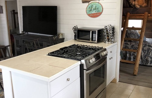 Houghton Lake Cabina | A solo 200 pies del lago. Kayaks y bicicletas incluidos. Descuentos por estadías más largas