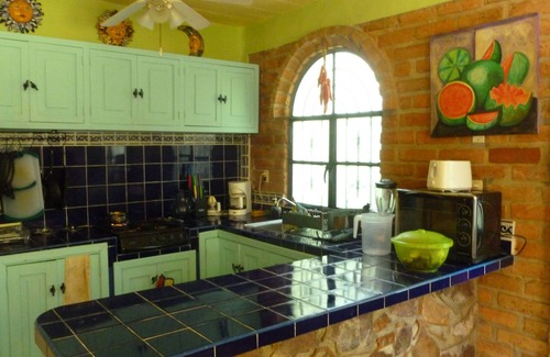 Fluvial Vallarta Casa | Only 6 km south of Puerto Vallarta the Dragon Fly House is located in Nogalito