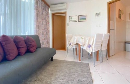 Zambratija Apartamento | A sólo 80 metros del mar Adriático azul con balcón privado, aire acondicionado, WiFi