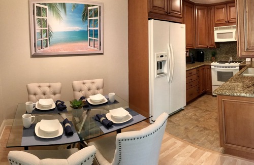 Huntington Beach Condominio | Only Beach Front Condo Complex directly in the Sand - Walk to Pier, Eat, Fun !!