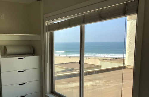 Huntington Beach Condominio | Only Beach Front Condo Complex directly in the Sand - Walk to Pier, Eat, Fun !!