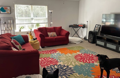 Northwest Pensacola Casa | Only Great Vibes & Peace Room