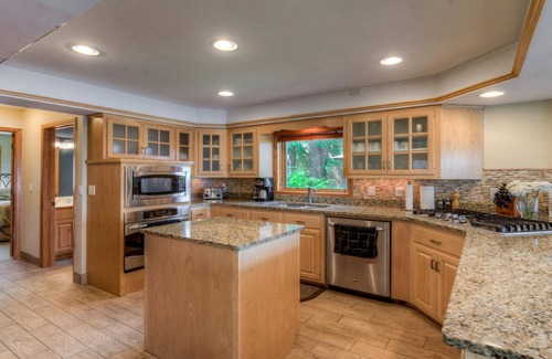 Minnetonka Casa | SOLO CASA EN ALQUILER EN WAYZATA BAY - COMPLETAMENTE REMODELADO - 4 BDR 3 baños (6 TV)