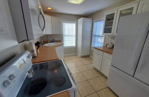 Sand Point Casa | Anchor House / Guest Qtrs 200 Yards from Beach in Sand Point w / Ocean & Pool Views